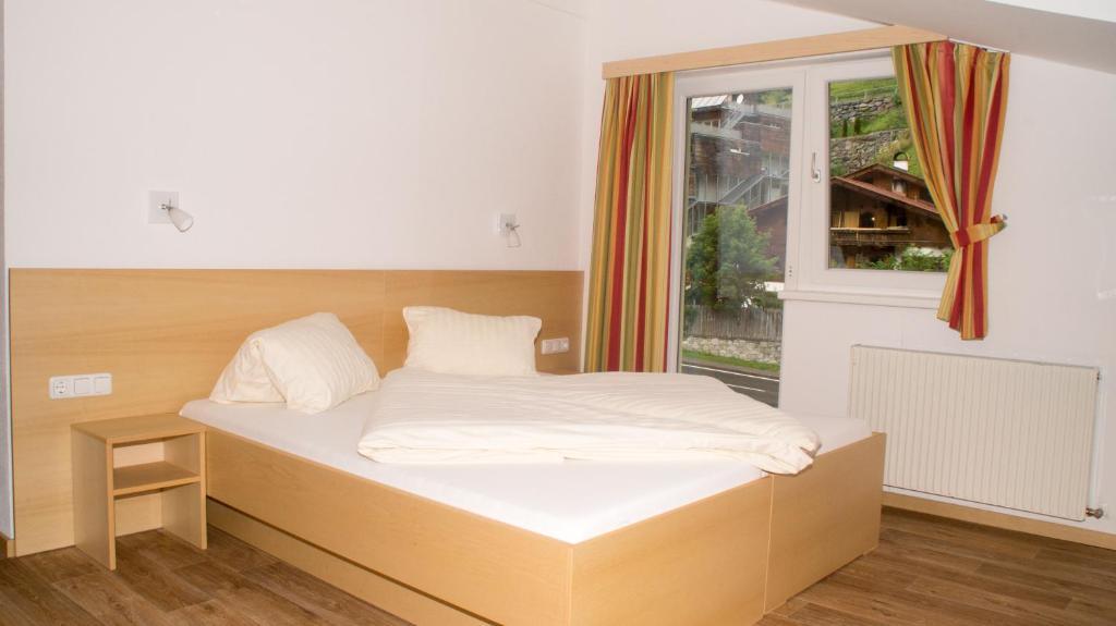 "Quality Hosts Arlberg" Hotel-Gasthof Freisleben Sankt Anton am Arlberg Room photo